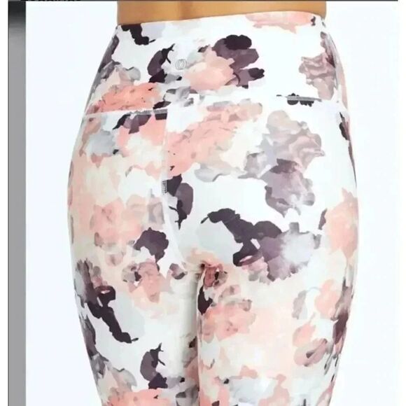 Balance Collection Women's White/Black/Pink Water Mark Leggings - Picture 4 of 11